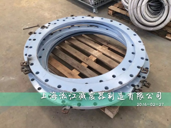 11台上海淞江大口径防拉脱加强型橡胶软接头发货